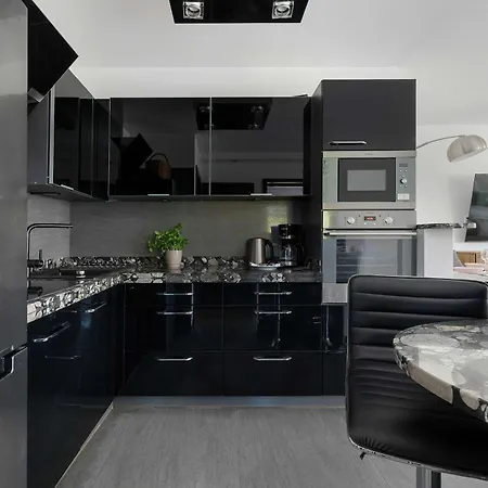 شقة Przestronny Z Balkonem W Centrum & Blisko Plazy By Renters