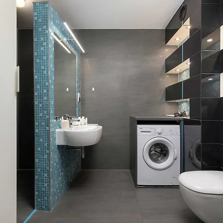 شقة Przestronny Z Balkonem W Centrum & Blisko Plazy By Renters كولوبرزيغ